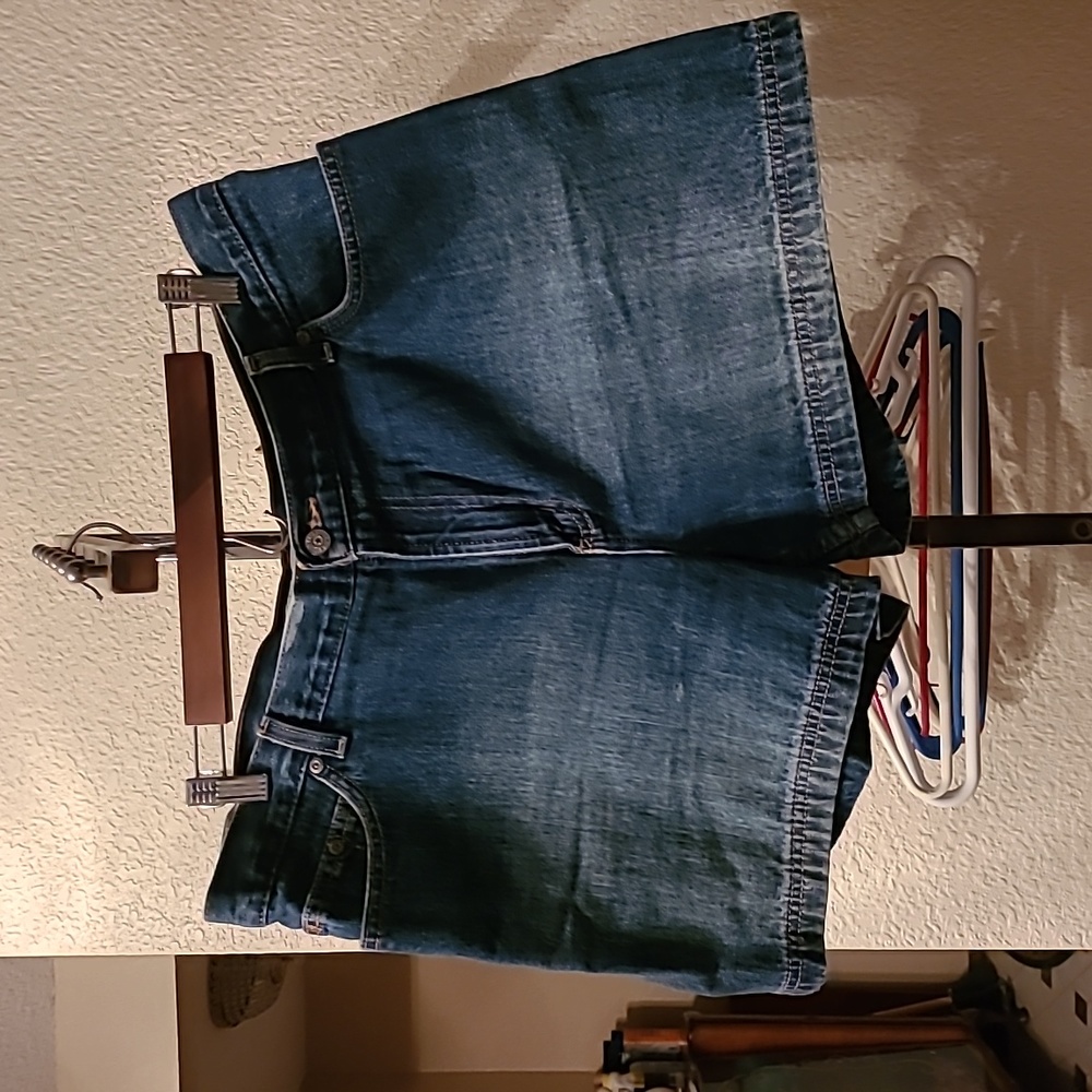 Shorts - Picture 4 of 5